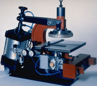 Stanzmaschine P44 – pneumatisch