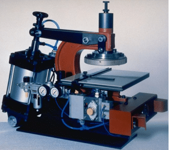 Stanzmaschine P44 – pneumatisch